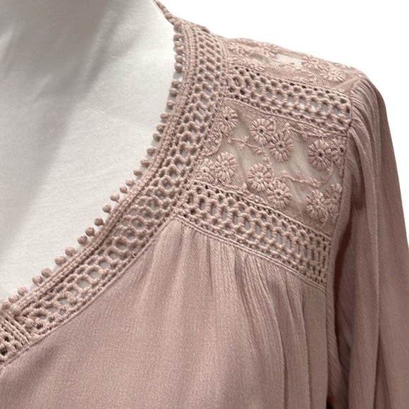 NWT Stitch Fix John Paul Richard Embroidered Mesh Swing Top SZ S - Picture 2 of 9